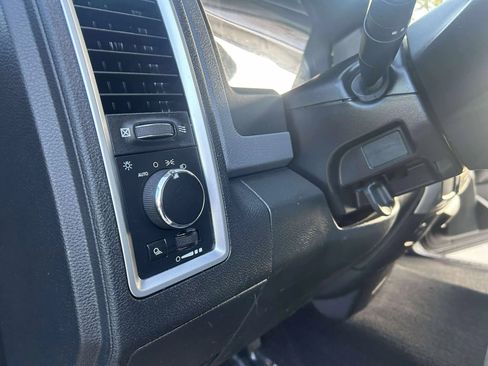 Used 2016 RAM 1500 Classic SLT image 11