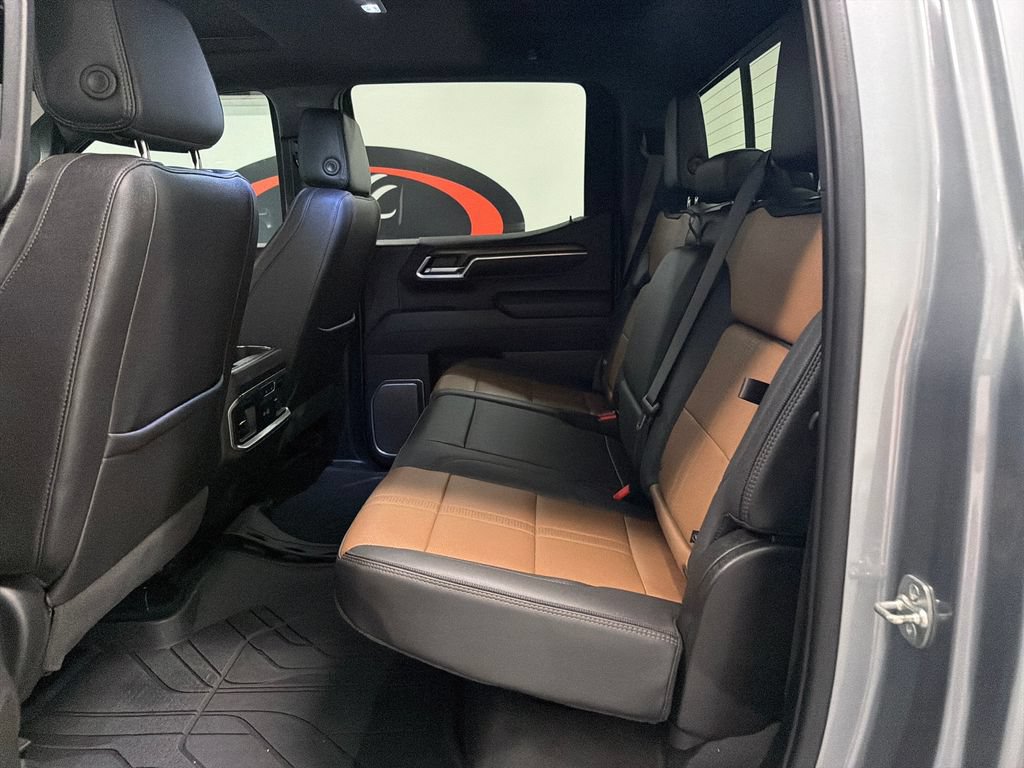 Used 2025 Chevrolet Silverado 1500 High Country w/ High Country Premium Package AWD/4WD image 13