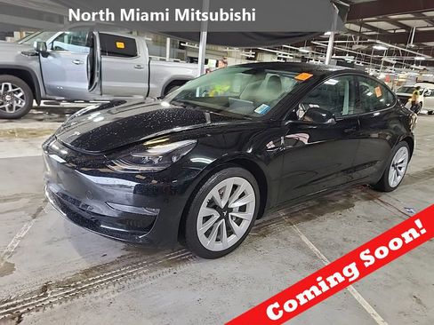 Used 2023 Tesla Model 3 Standard Range RWD image 1