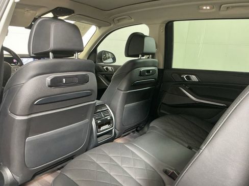Certified 2023 BMW X7 xDrive40i w/ Premium Package image 25
