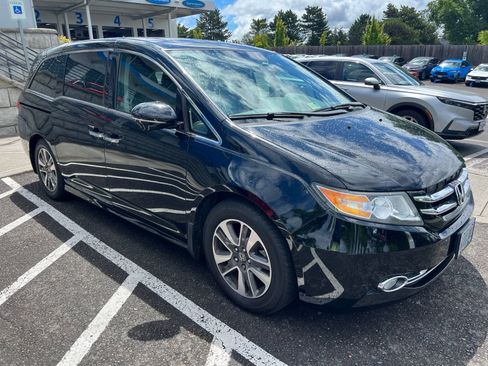 Used 2014 Honda Odyssey Touring image 3