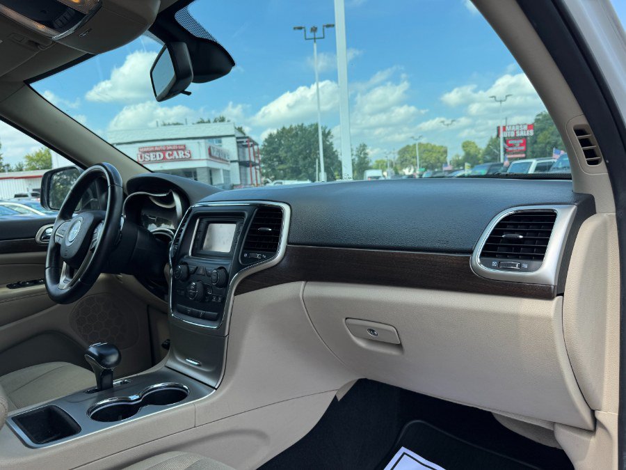Used 2014 Jeep Grand Cherokee Laredo w/ Quick Order Package 23E AWD/4WD image 20