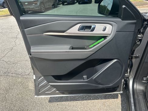 New 2025 Ford Explorer Active w/ Active Comfort Package image 33