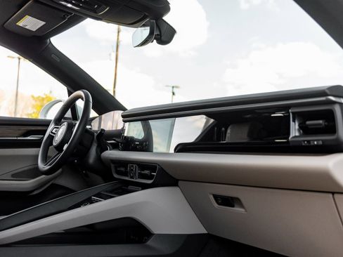 Certified 2025 Porsche Macan 4S Electric image 44