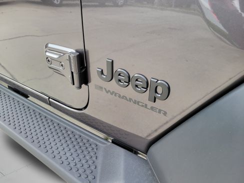 Used 2025 Jeep Wrangler Unlimited Sport AWD/4WD image 31