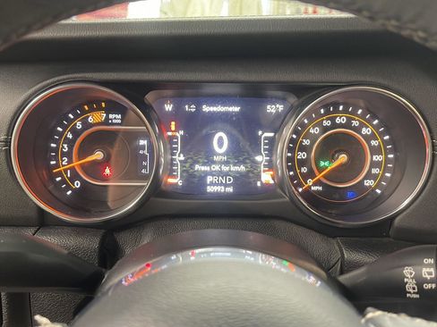 Used 2019 Jeep Wrangler Unlimited Sahara image 15