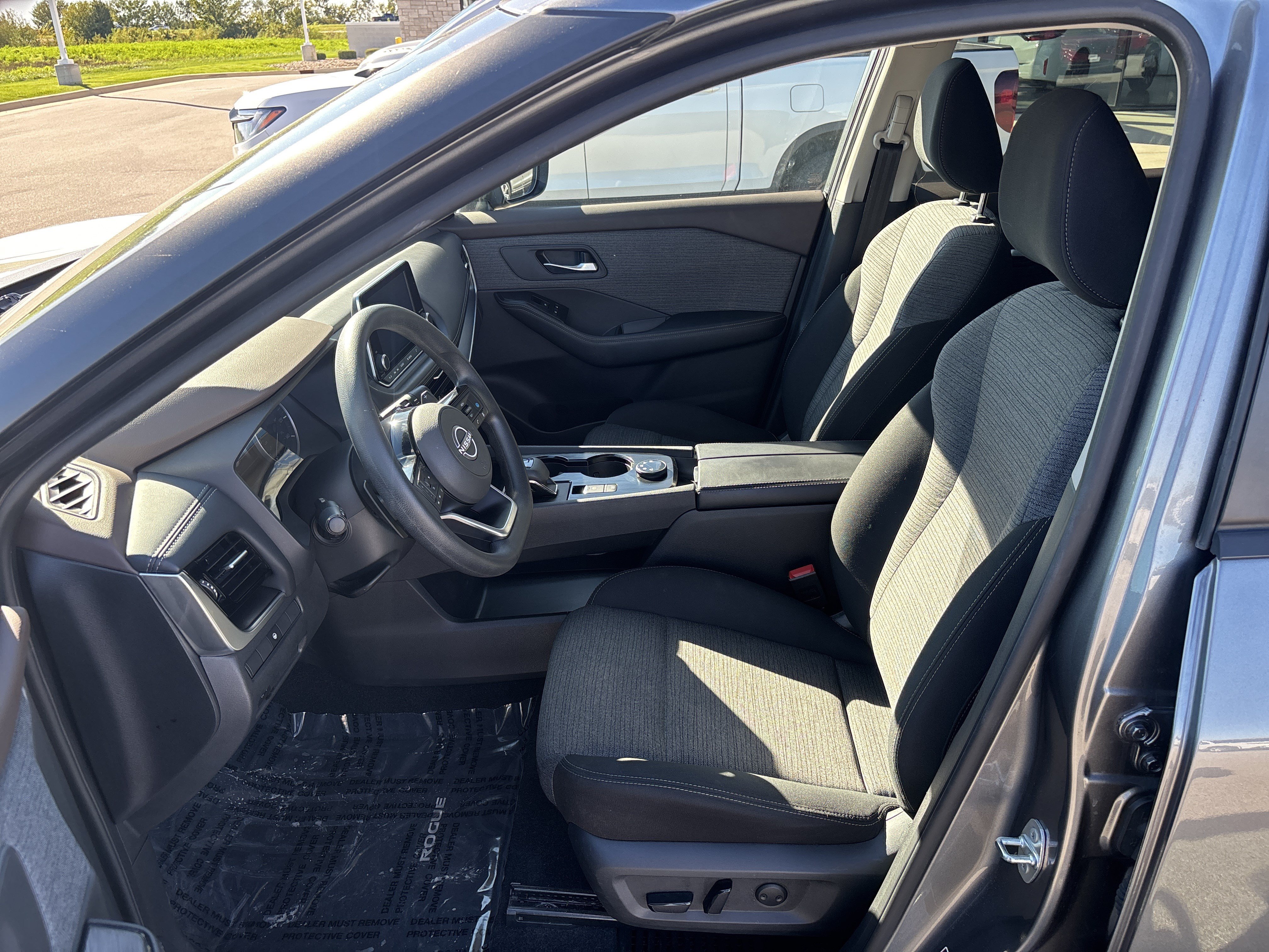 Used 2022 Nissan Rogue SV AWD/4WD image 10