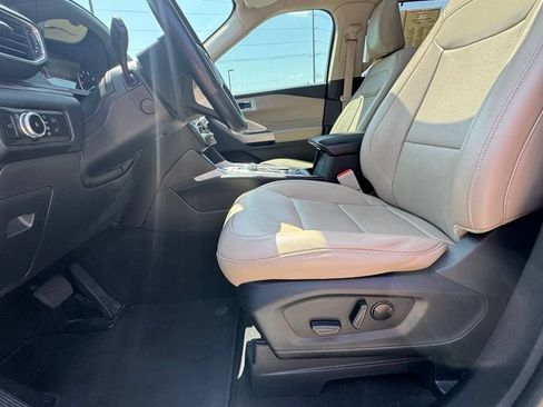 Used 2023 Ford Explorer Limited w/ Limited Technology Package AWD/4WD image 24