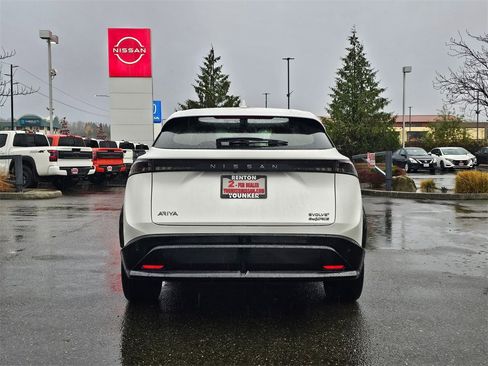 Used 2023 Nissan Ariya AWD image 6