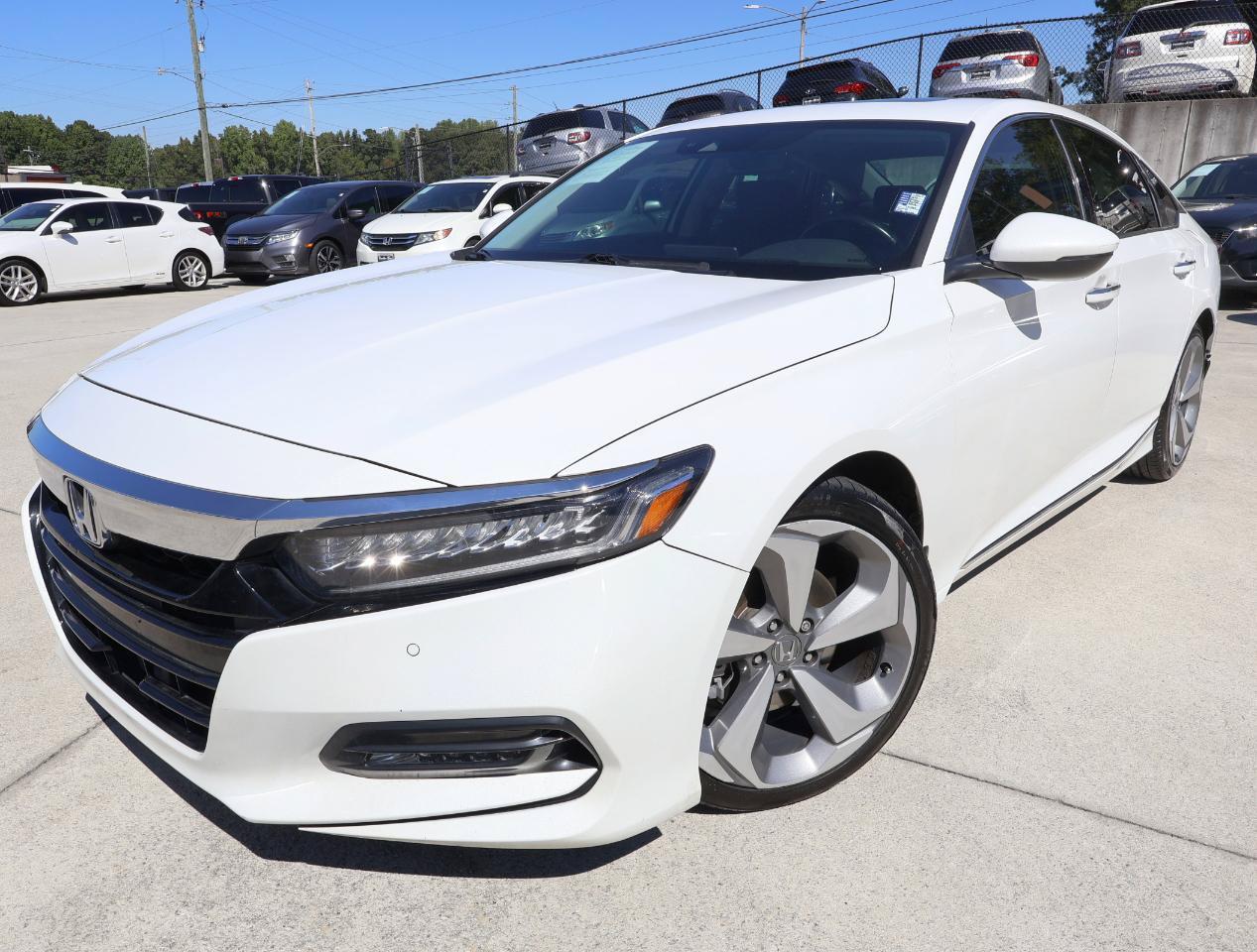 Used 2019 Honda Accord Touring image 2