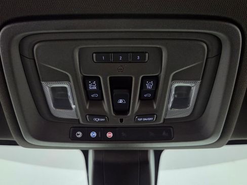 Used 2020 GMC Sierra 1500 Denali w/ Denali Ultimate Package AWD/4WD image 24