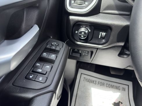 Used 2025 RAM 1500 Lone Star AWD/4WD image 19