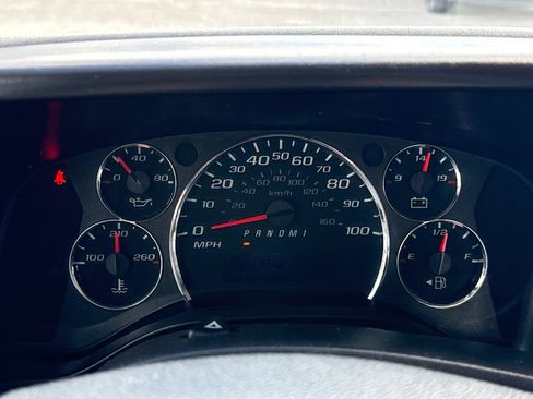 Used 2017 Chevrolet Express 3500 Work Van image 17