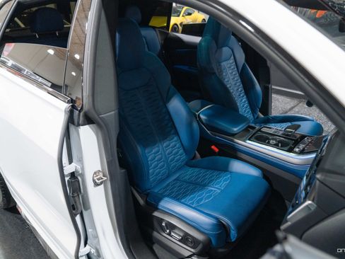 Used 2022 Audi RS Q8 w/ Carbon Optic Package AWD/4WD image 32