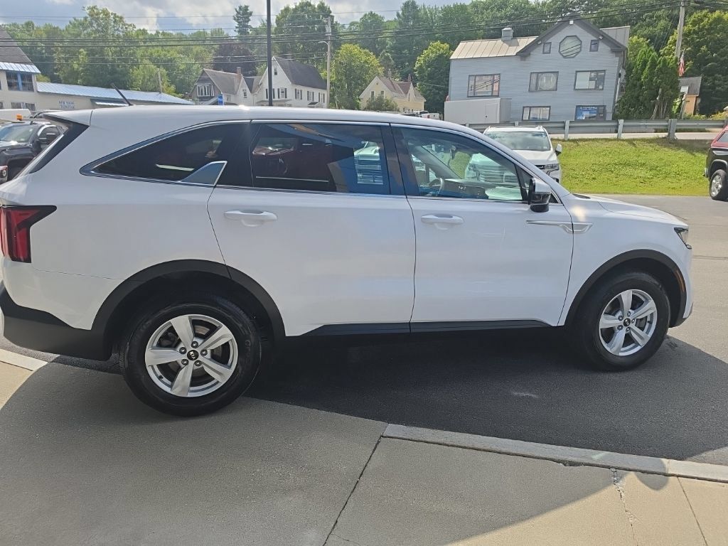Used 2021 Kia Sorento LX AWD/4WD image 7