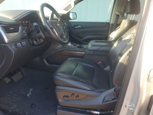Used 2020 Chevrolet Suburban LT image 10