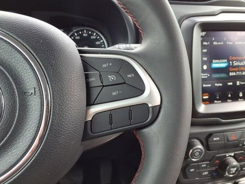 Used 2023 Jeep Renegade Trailhawk AWD/4WD image 25