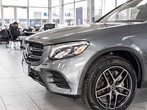 Used 2019 Mercedes-Benz GLC 300 4MATIC w/ Multimedia Package image 5