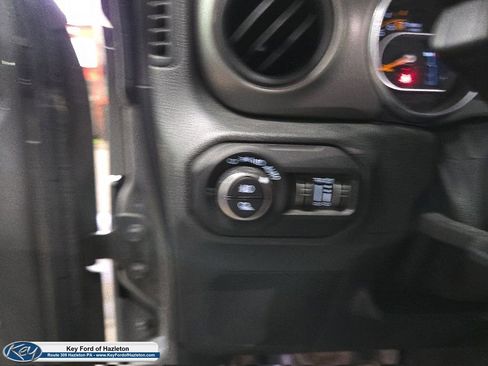 Used 2021 Jeep Gladiator Sport AWD/4WD image 34