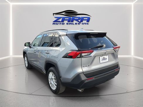 Used 2021 Toyota RAV4 XLE AWD/4WD image 5