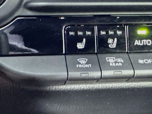 Used 2025 Toyota Crown Signia AWD/4WD image 26