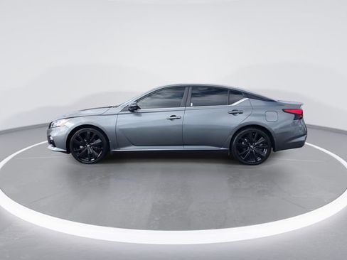 Used 2022 Nissan Altima 2.5 SR w/ Midnight Edition Package image 5
