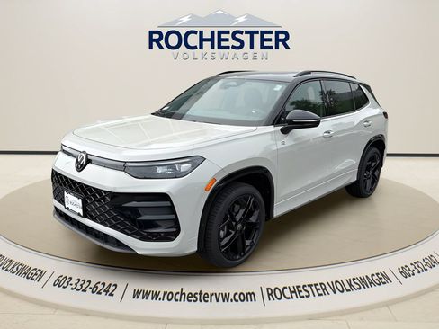 New 2026 Volkswagen Tiguan SE R-Line AWD/4WD image 2