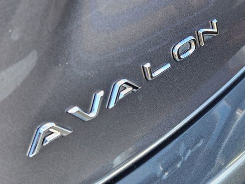 Used 2016 Toyota Avalon Touring image 12