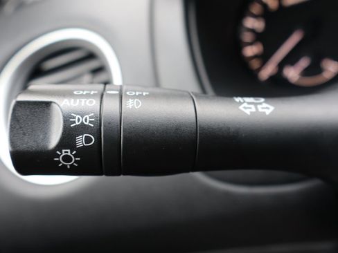 Used 2016 Nissan Pathfinder SV AWD/4WD image 33