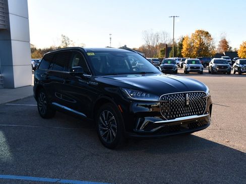 New 2026 Lincoln Aviator Premiere image 9