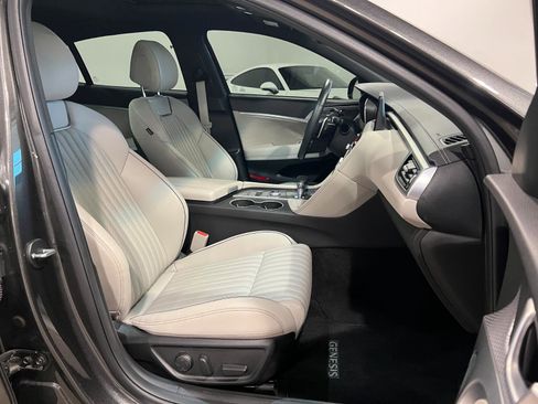 Used 2023 Genesis G70 2.0T w/ Sport Prestige Package image 37
