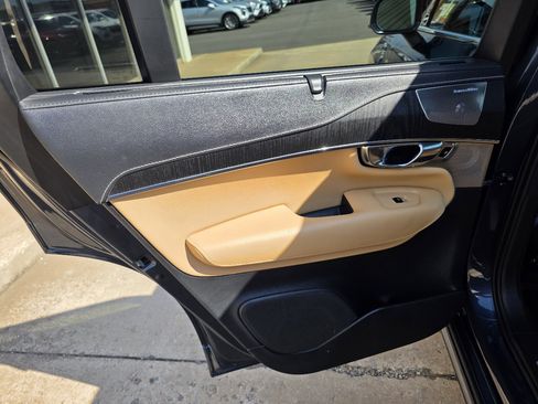 Used 2021 Volvo XC90 T8 Inscription w/ Lounge Package image 24