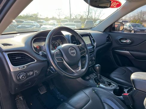 Used 2019 Jeep Cherokee Limited AWD/4WD image 14