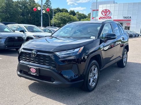 Used 2024 Toyota RAV4 XLE FWD image 3
