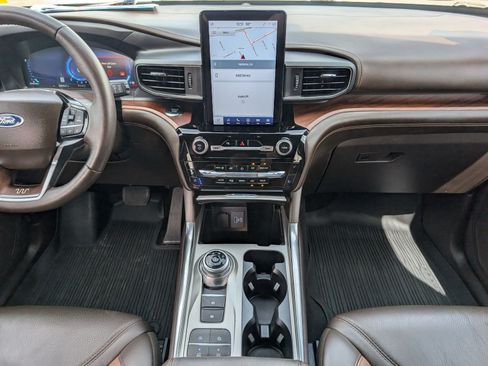 Used 2024 Ford Explorer King Ranch w/ Technology Package RWD image 7