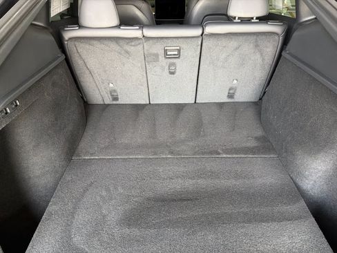 Used 2024 Tesla Model Y Long Range RWD image 15