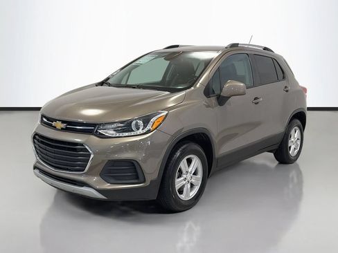 Used 2022 Chevrolet Trax LT w/ Driver Confidence Package AWD/4WD image 17