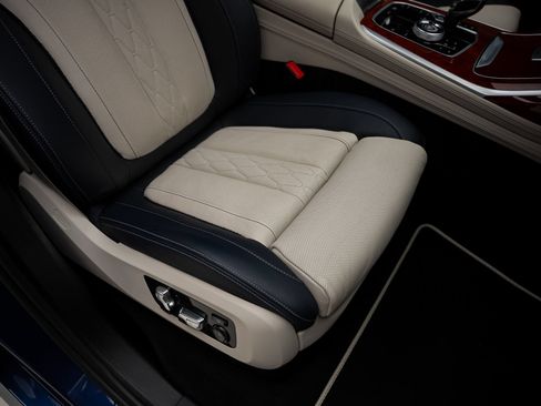 Used 2022 BMW ALPINA XB7 AWD/4WD image 69