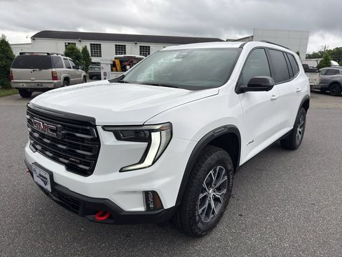Used 2026 GMC Acadia AT4 w/ Luxury Package AWD/4WD image 2