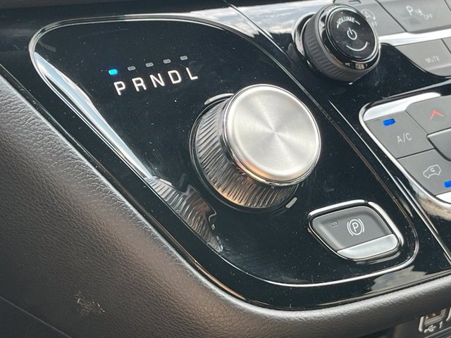 Used 2025 Chrysler Pacifica Select FWD image 28