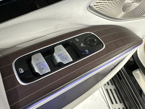 New 2026 Mercedes-Benz EQS 550 4MATIC SUV image 13