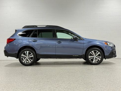 Used 2018 Subaru Outback 3.6R Limited AWD/4WD image 5