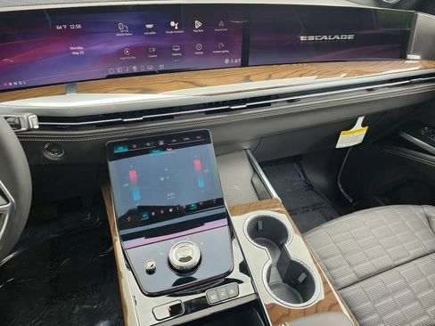 New 2026 Cadillac Escalade Platinum Sport AWD/4WD image 32