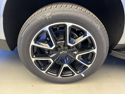 New 2026 Chevrolet Suburban RST w/ Comfort Package AWD/4WD image 8
