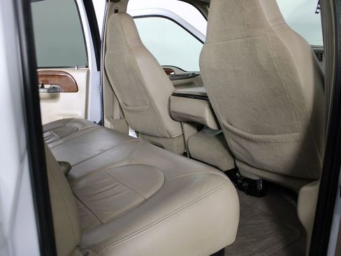 Used 2000 Ford F350 Lariat image 30