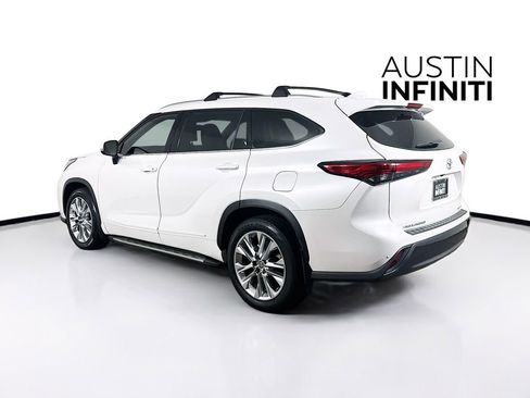 Used 2022 Toyota Highlander Limited FWD image 5