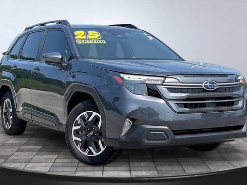 Certified 2025 Subaru Forester Premium AWD/4WD image 10