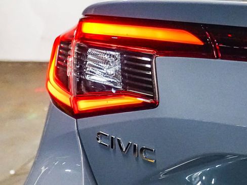 Used 2024 Honda Civic Sport image 11