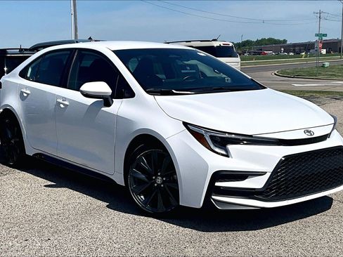 Used 2025 Toyota Corolla SE FWD image 36
