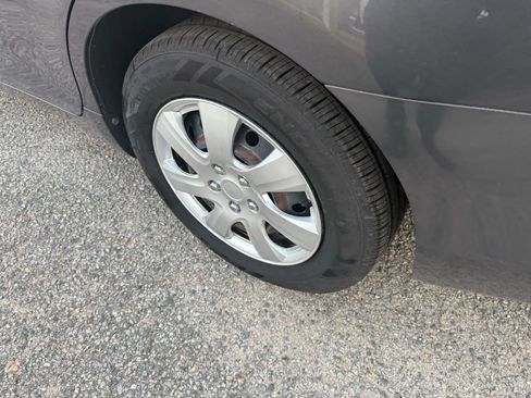 Used 2011 Toyota Camry LE image 30